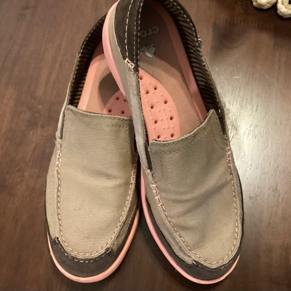 CROCS Olive Tan Canvas Slip-On Size 8
